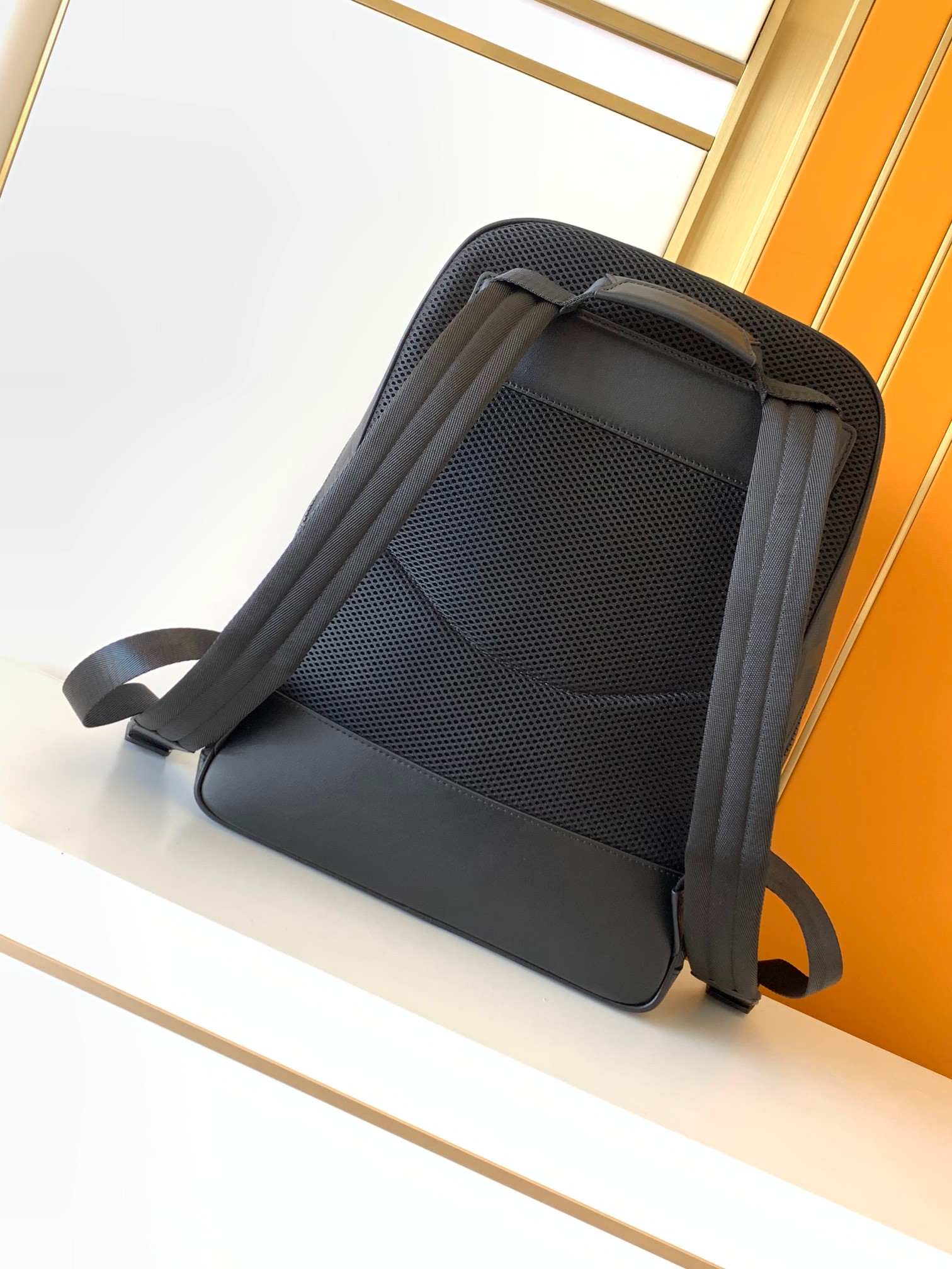 Mochila Minimalista Preta com  - Leather Work Rucksack Mens avaliação e preço